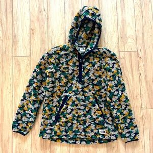 The North Face Women’s Floral Printed Campshire Pullover Hoodie
